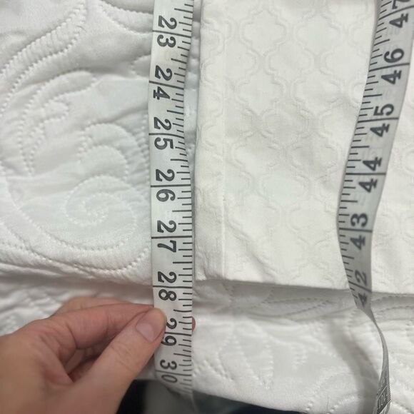 Lilly Pulitzer White Kelly Ankle Pants
Textured Skinny Slim 4 Pockets - Picture 15 of 16